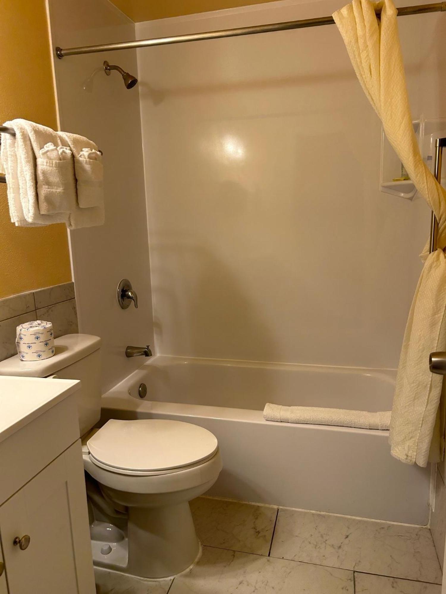 Marina Inn Des Moines / Seatac Экстерьер фото